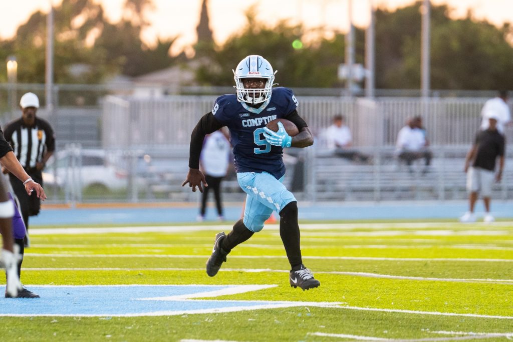 Comptonfootball8 22 25 05975