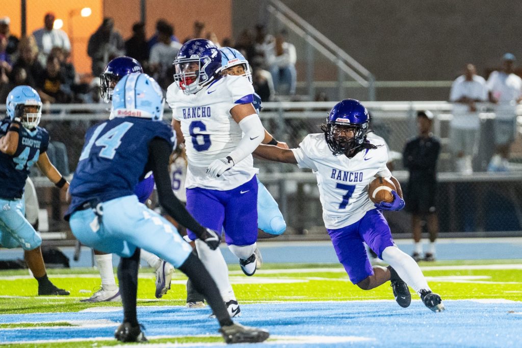 Comptonfootball8 22 25 06278