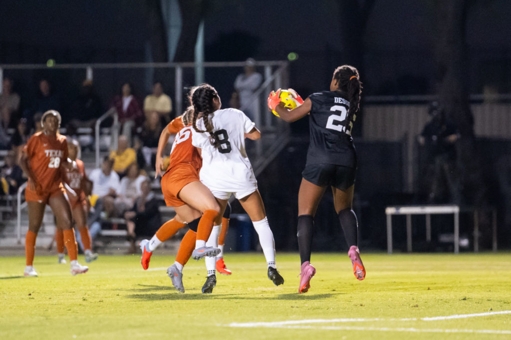 Lbsuvstexanssoccer 26
