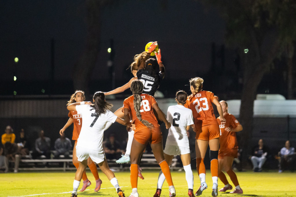 Lbsuvstexanssoccer 29