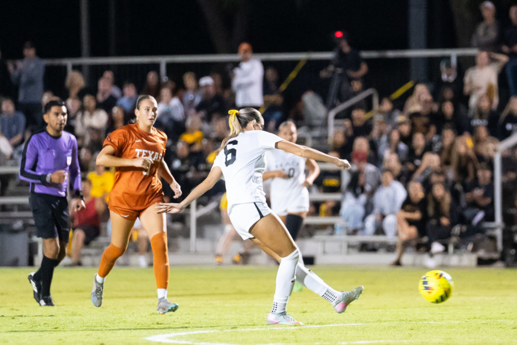 Lbsuvstexanssoccer 33