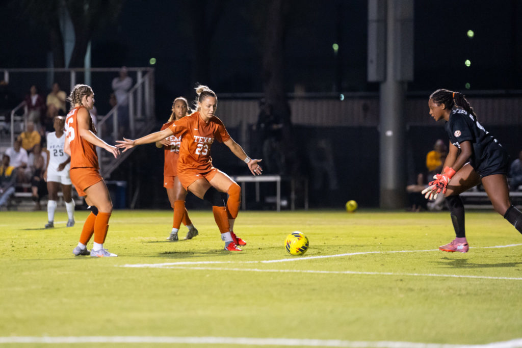 Lbsuvstexanssoccer 34