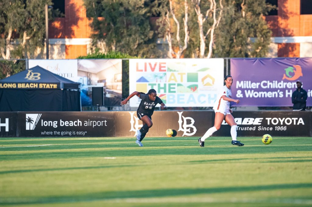 Lbsuvsuscwsoccer 03438