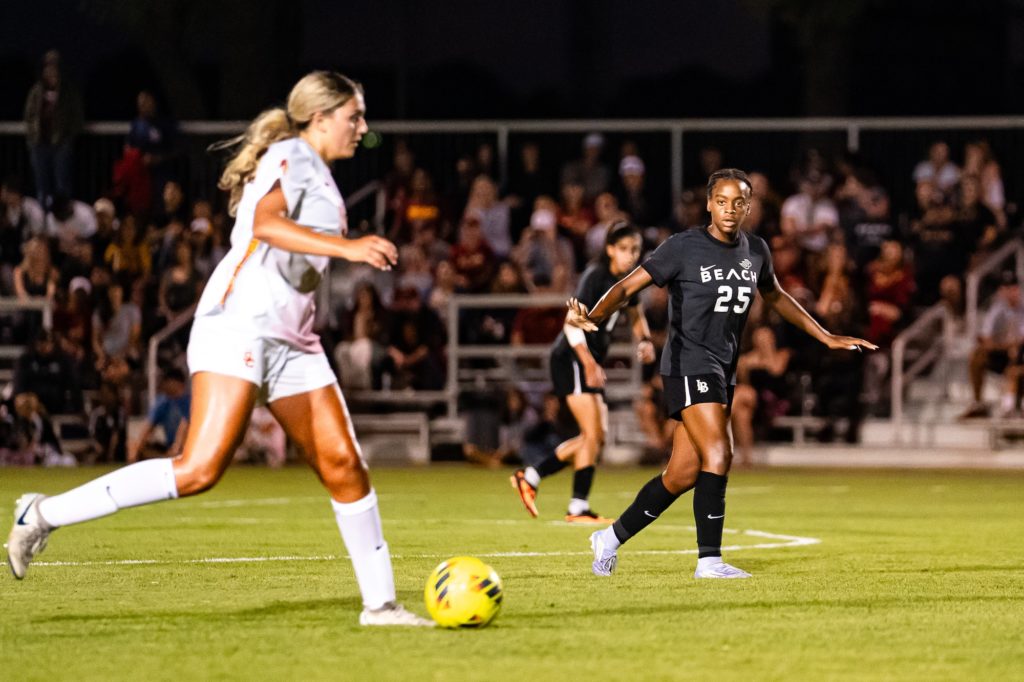 Lbsuvsuscwsoccer 04097