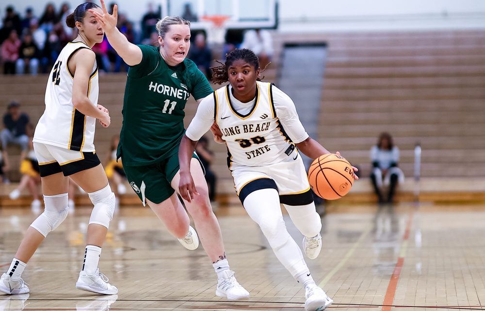 2025 11 15 562 WBB LBSUvsSacSt