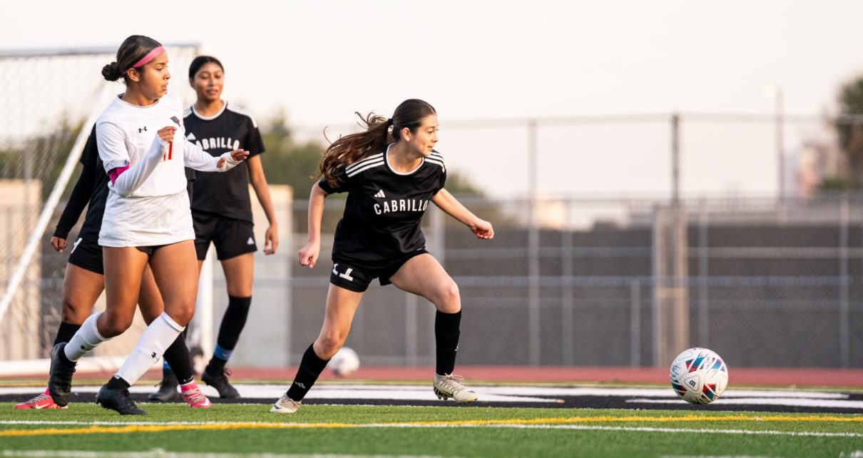 C ABRILLOGSOCCERPHOTOS RASHEED RIVEROLL