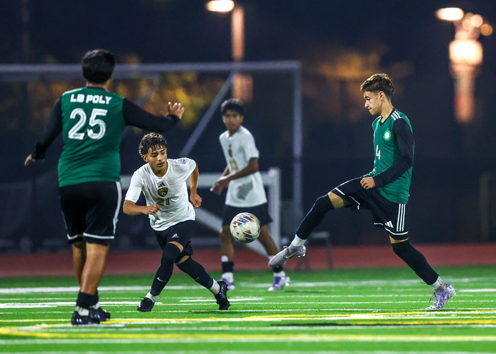 2025 12 17 VBSoccer PolyvsCabrillo