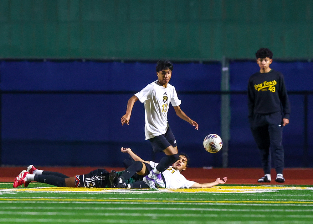 2025 12 17 VBSoccer PolyvsCabrillo