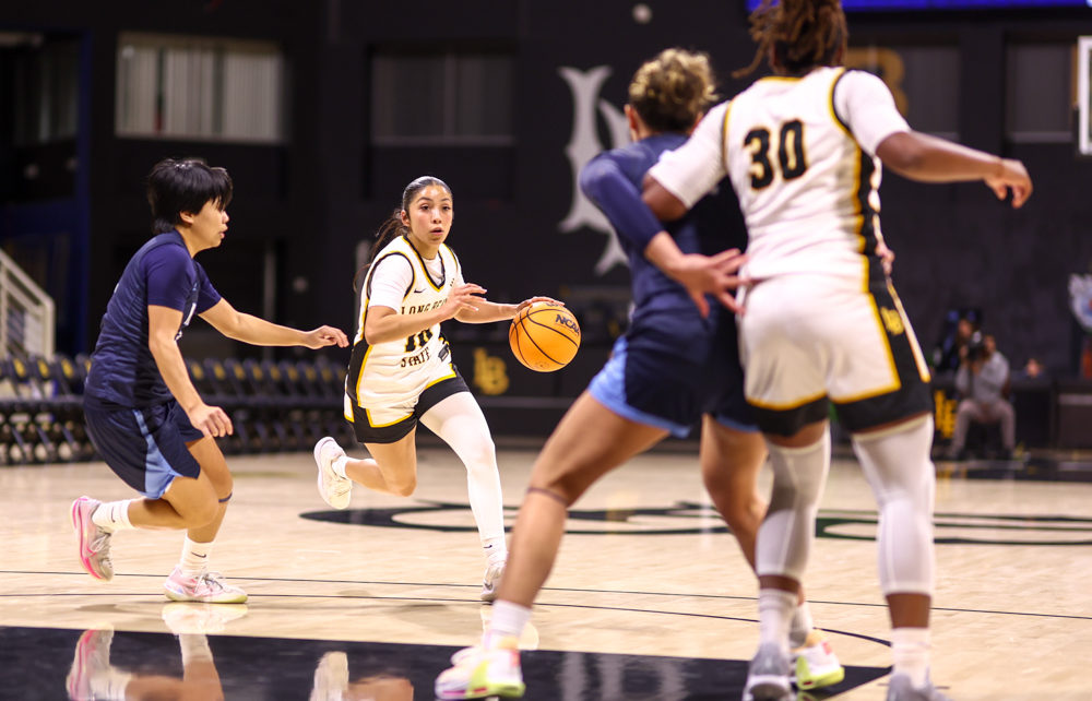 2025 12 29 562 WBB LBSUvsHIU