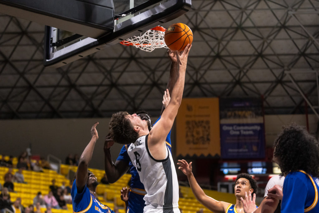 LBSU vs UCR MBB 1