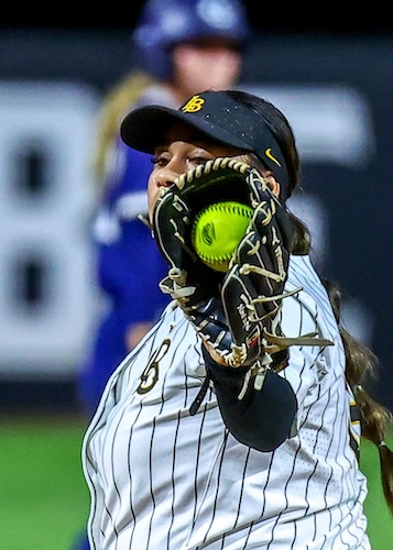 2026 04 03 562 Softball LBSUvsUCDavis