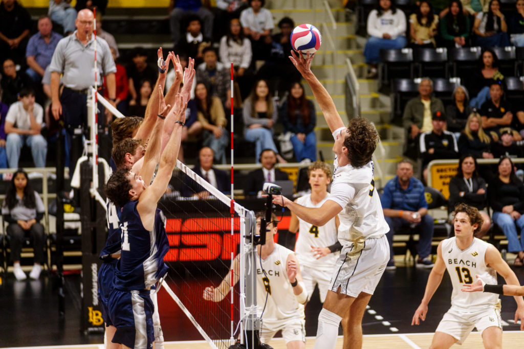LBSU vs UCSD MVB 1