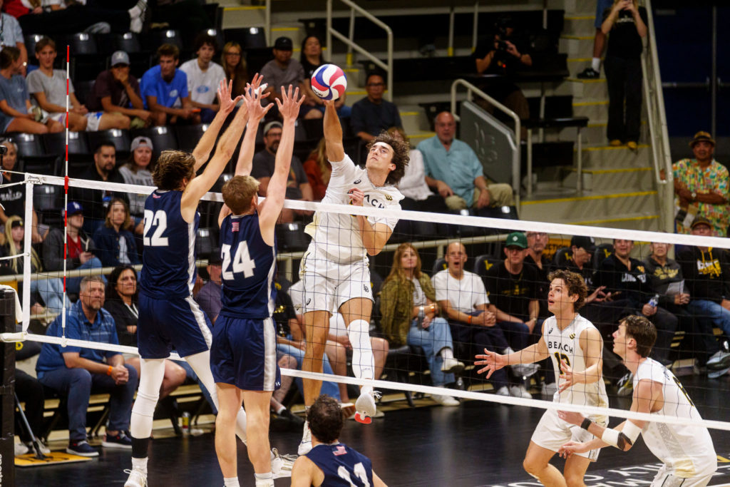 LBSU vs UCSD MVB 1