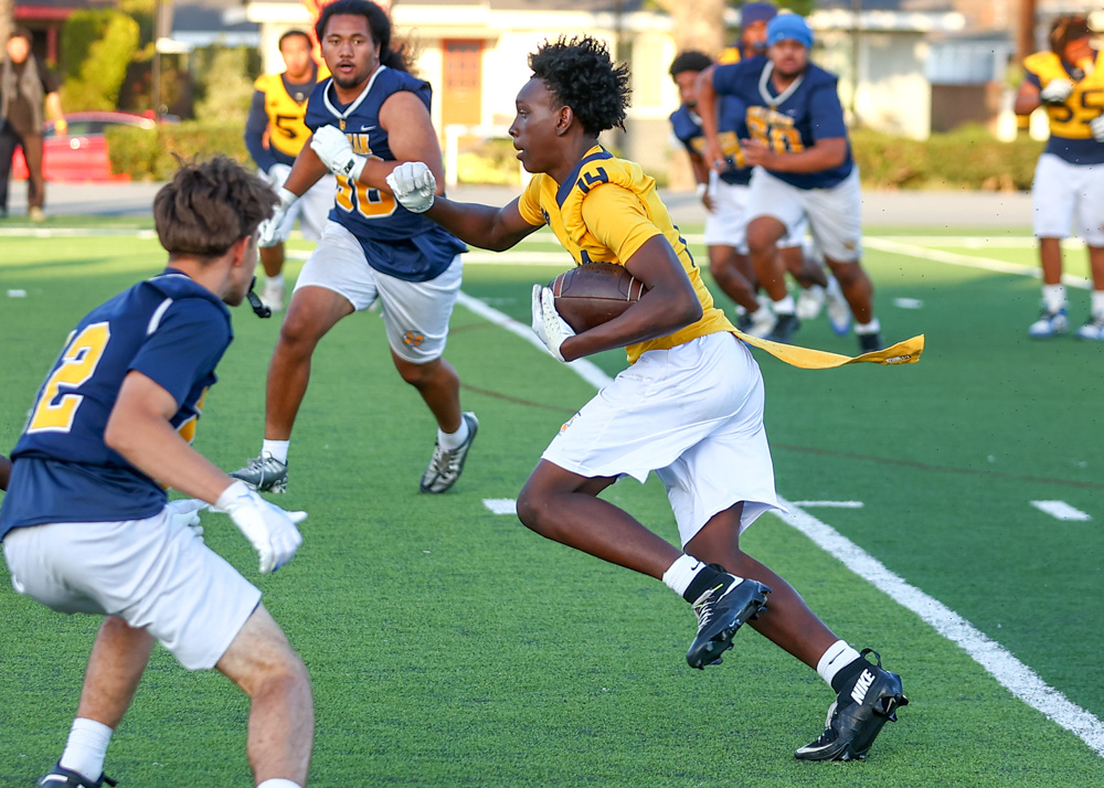 2026 05 20 562 Football MillikanBluevGold