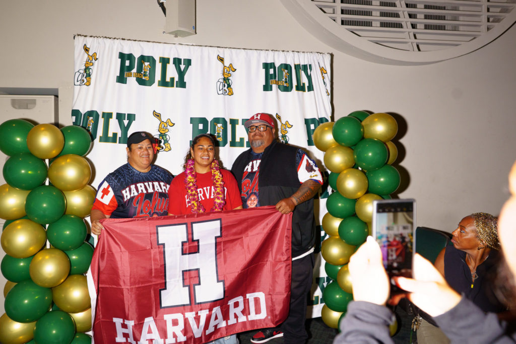 LBPOLYSIGNINGDAY 1