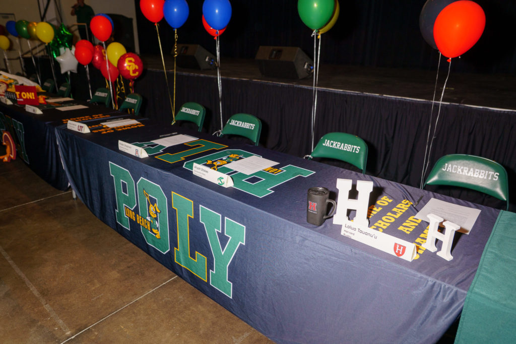 LBPOLYSIGNINGDAY 1