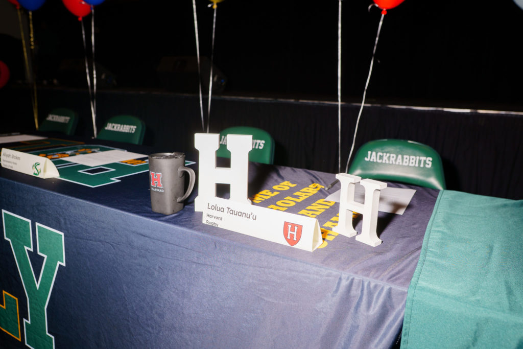 LBPOLYSIGNINGDAY 1