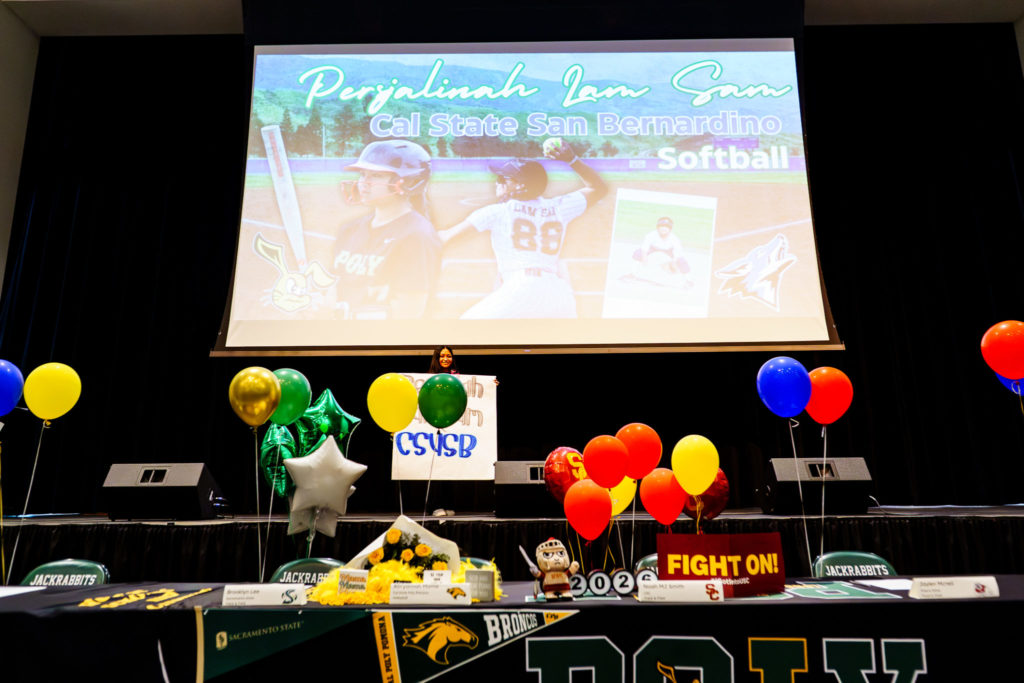 LBPOLYSIGNINGDAY 1