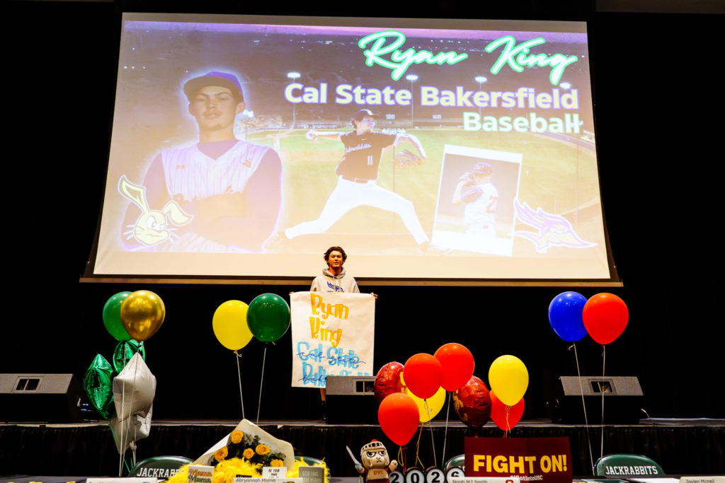 LBPOLYSIGNINGDAY 1