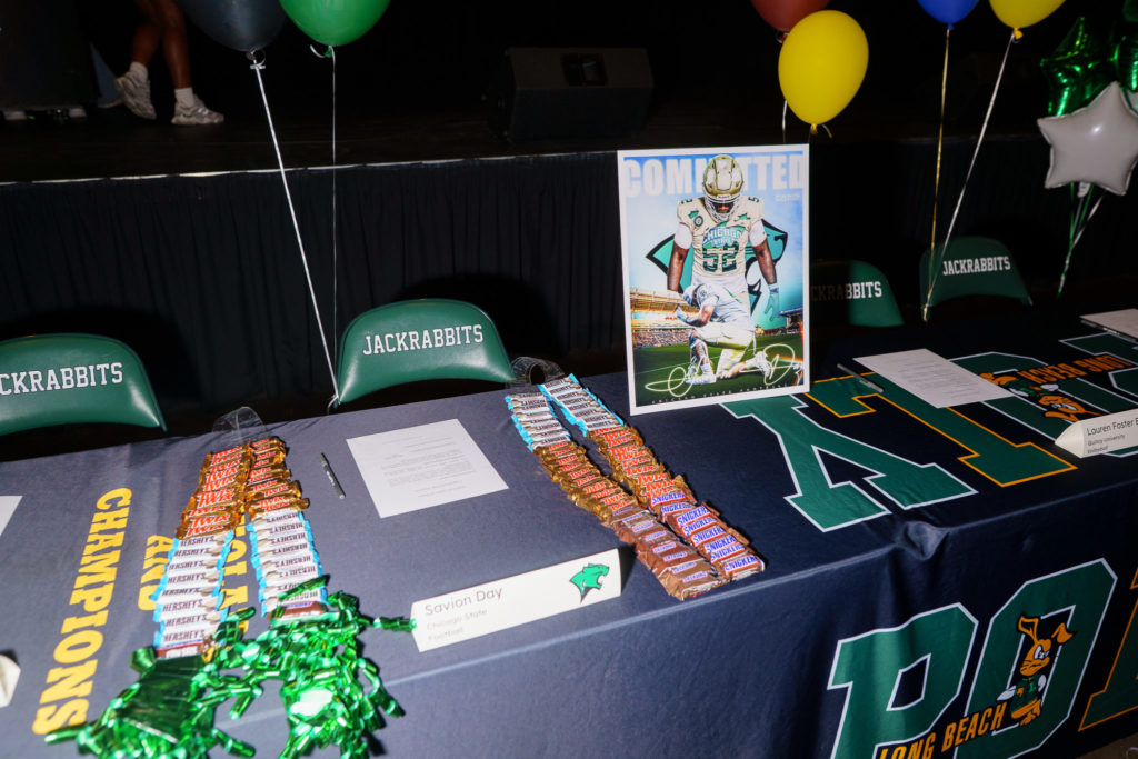 LBPOLYSIGNINGDAY 1