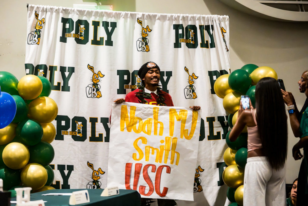 LBPOLYSIGNINGDAY 1