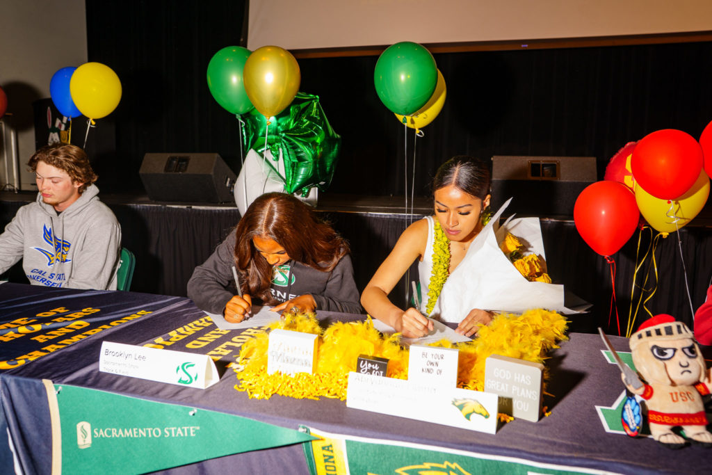 LBPOLYSIGNINGDAY 1