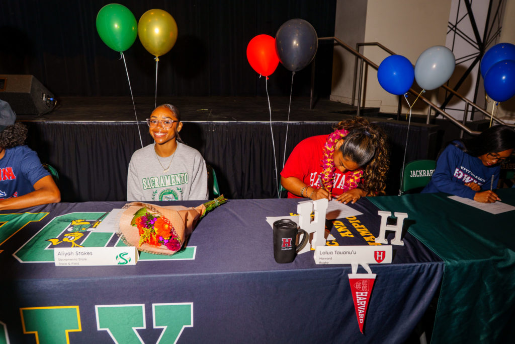 LBPOLYSIGNINGDAY 1