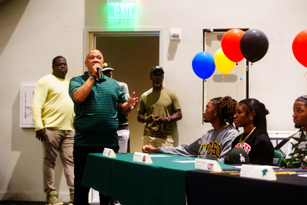LBPOLYSIGNINGDAY 1