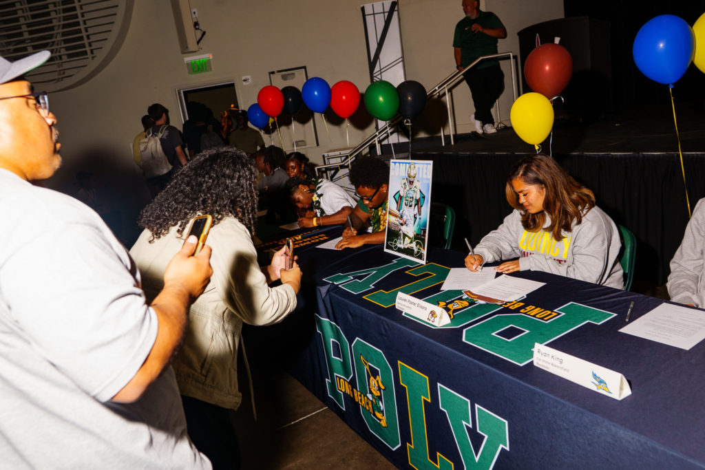 LBPOLYSIGNINGDAY 1