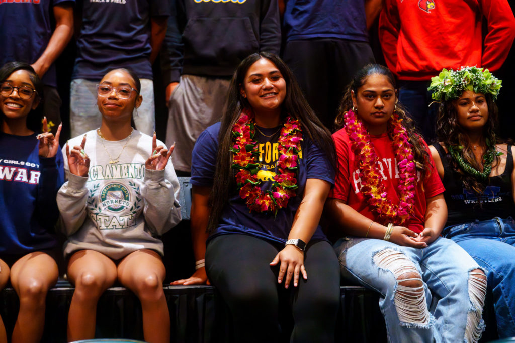 LBPOLYSIGNINGDAY 1