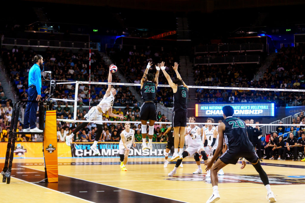 LBSUVSHAWAIISEMIFINALNCAA 1
