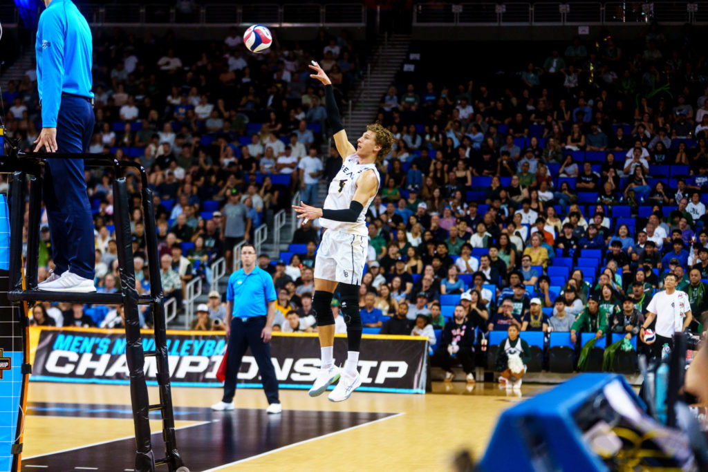 LBSUVSHAWAIISEMIFINALNCAA 1