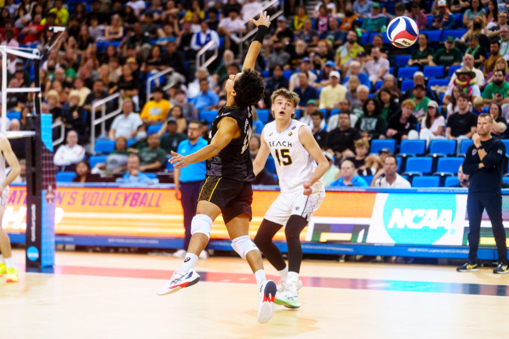 LBSUVSHAWAIISEMIFINALNCAA 1