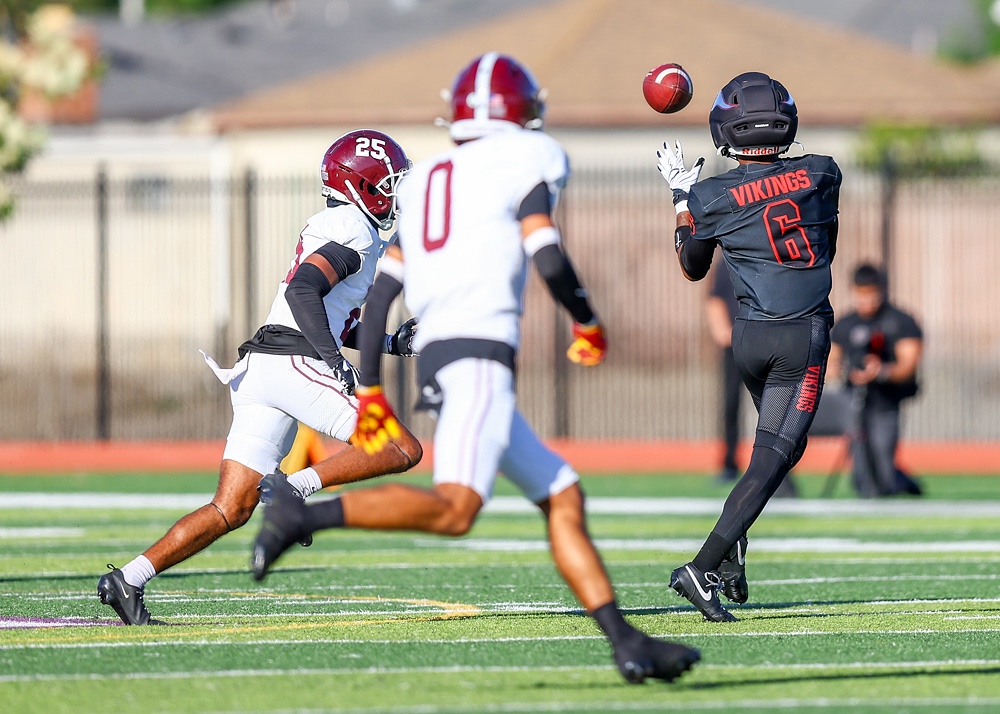 2026 10 24 562 JUCOFB LBCCvsMtSac 008.jpg compressed