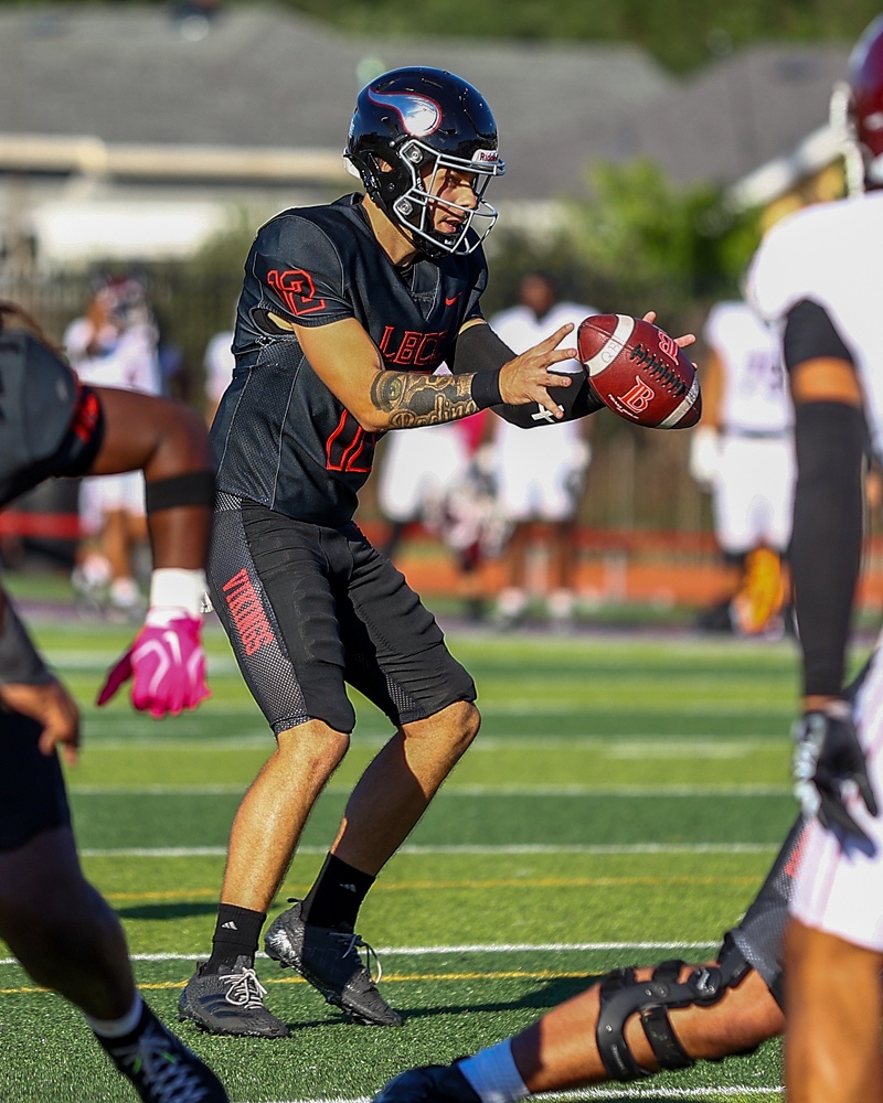 2026 10 24 562 JUCOFB LBCCvsMtSac 013.jpg compressed