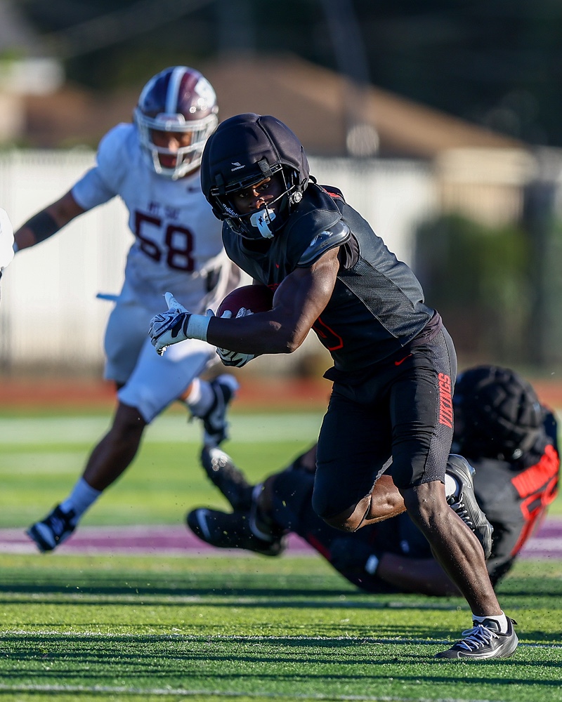 2026 10 24 562 JUCOFB LBCCvsMtSac 020.jpg compressed
