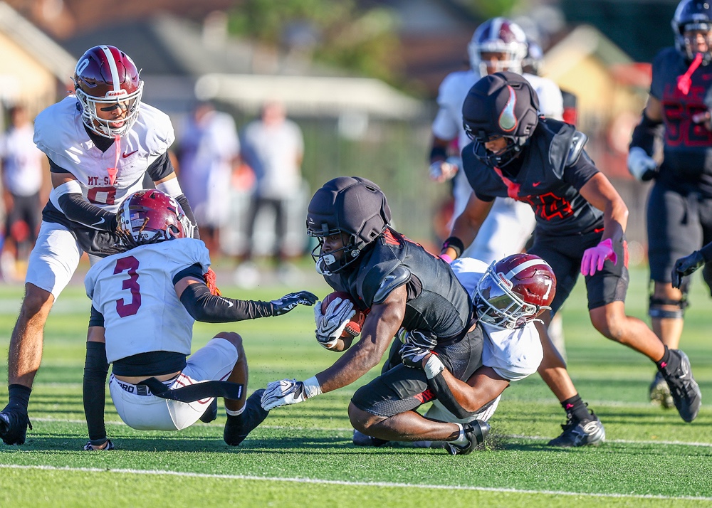 2026 10 24 562 JUCOFB LBCCvsMtSac 022.jpg compressed