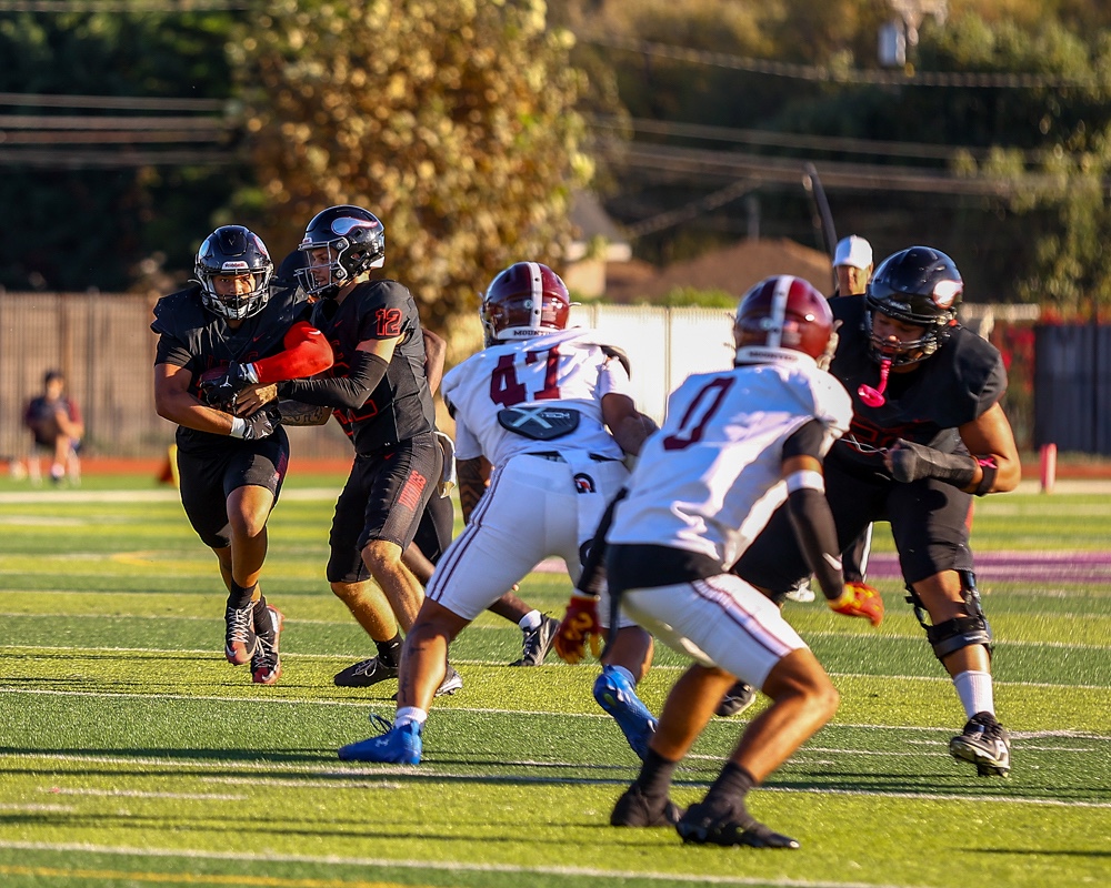 2026 10 24 562 JUCOFB LBCCvsMtSac 023.jpg compressed