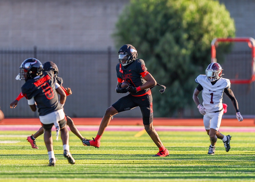 2026 10 24 562 JUCOFB LBCCvsMtSac 034.jpg compressed