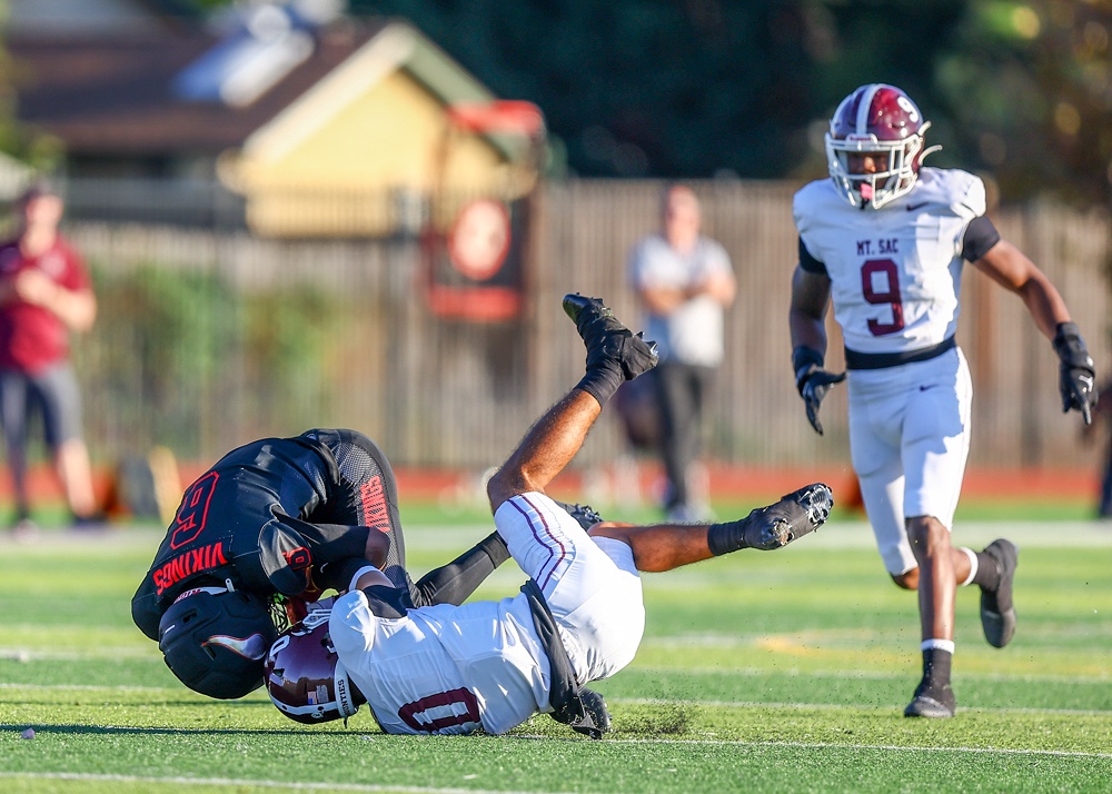 2026 10 24 562 JUCOFB LBCCvsMtSac 040.jpg compressed