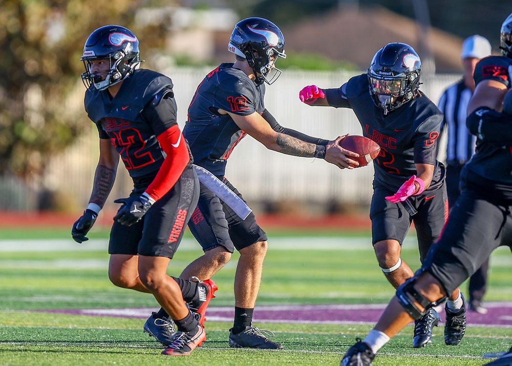 2026 10 24 562 JUCOFB LBCCvsMtSac 041.jpg compressed