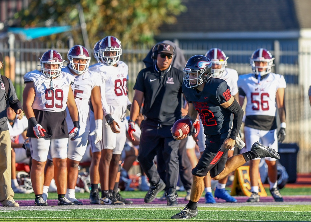 2026 10 24 562 JUCOFB LBCCvsMtSac 046.jpg compressed