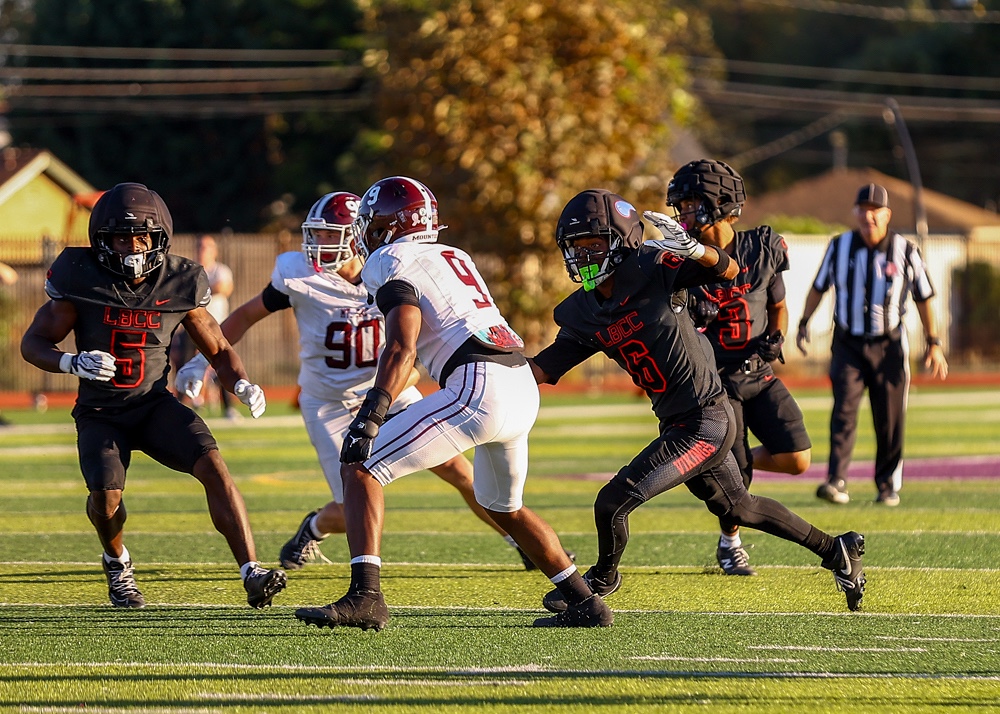 2026 10 24 562 JUCOFB LBCCvsMtSac 047.jpg compressed