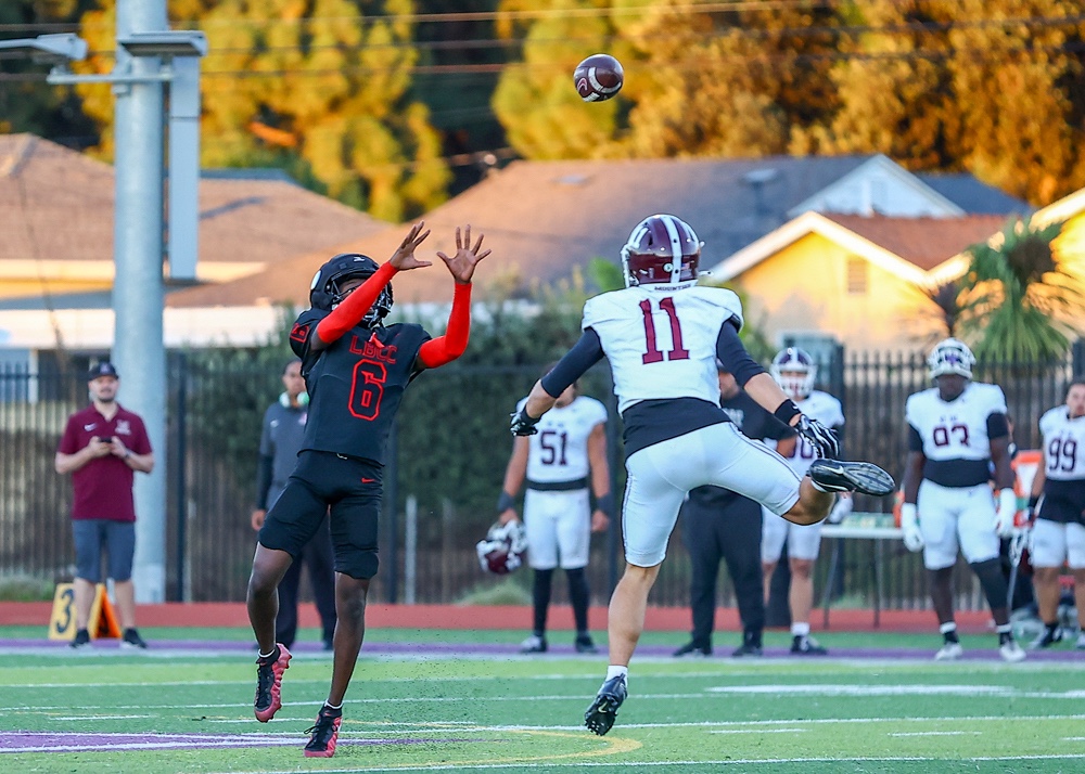 2026 10 24 562 JUCOFB LBCCvsMtSac 067.jpg compressed