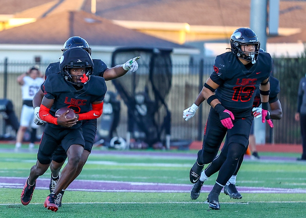 2026 10 24 562 JUCOFB LBCCvsMtSac 068.jpg compressed