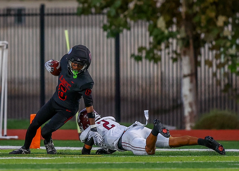 2026 10 24 562 JUCOFB LBCCvsMtSac 073.jpg compressed