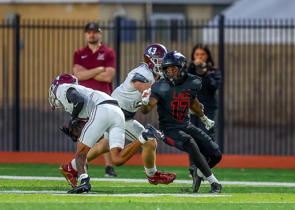 2026 10 24 562 JUCOFB LBCCvsMtSac 074.jpg compressed