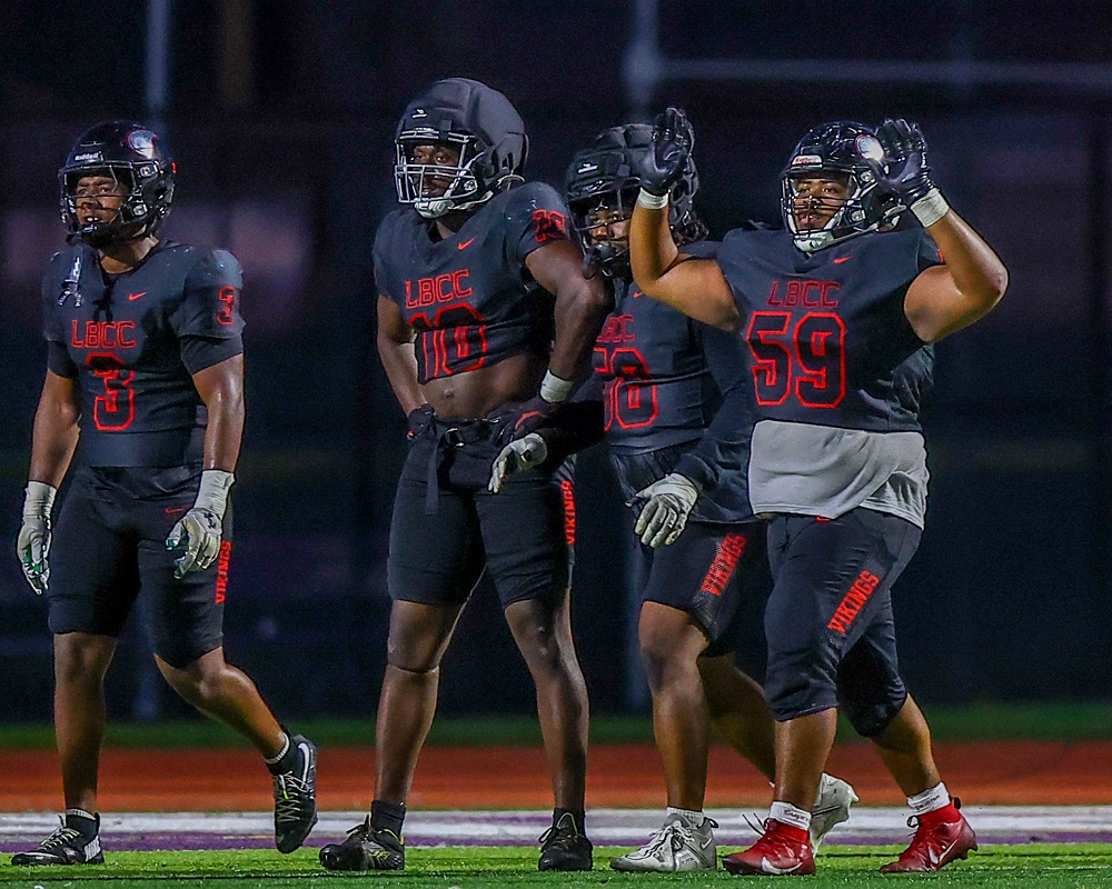 2026 10 24 562 JUCOFB LBCCvsMtSac 077.jpg compressed