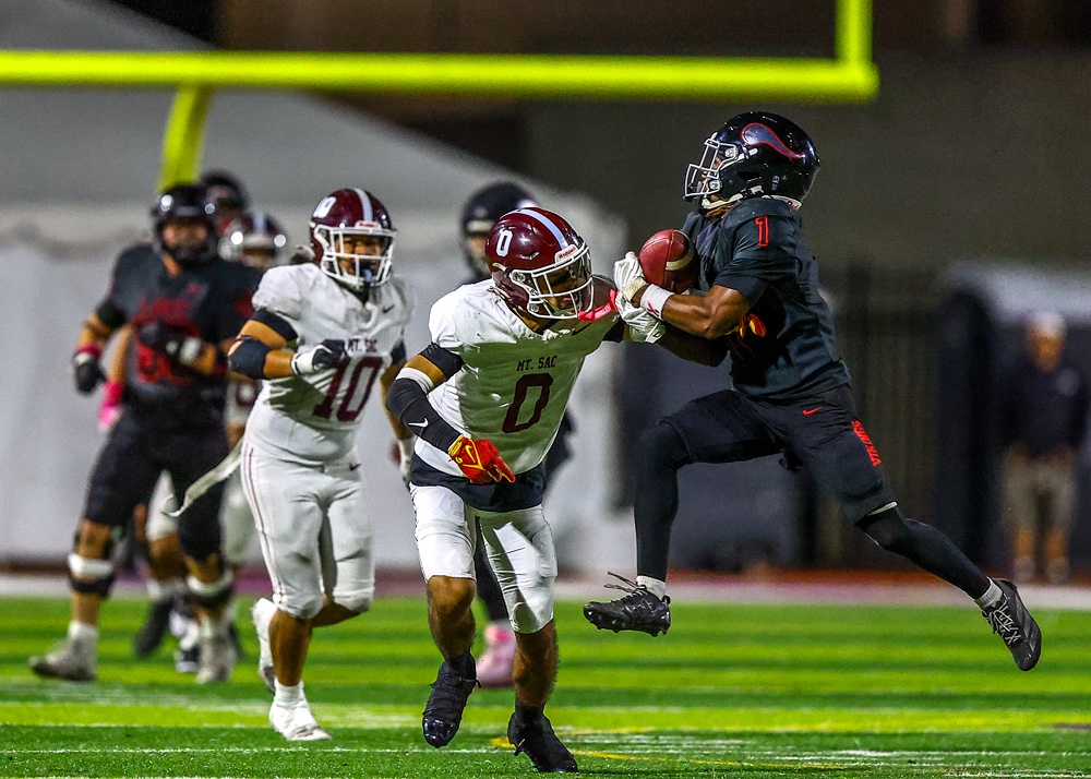 2026 10 24 562 JUCOFB LBCCvsMtSac 108.jpg compressed
