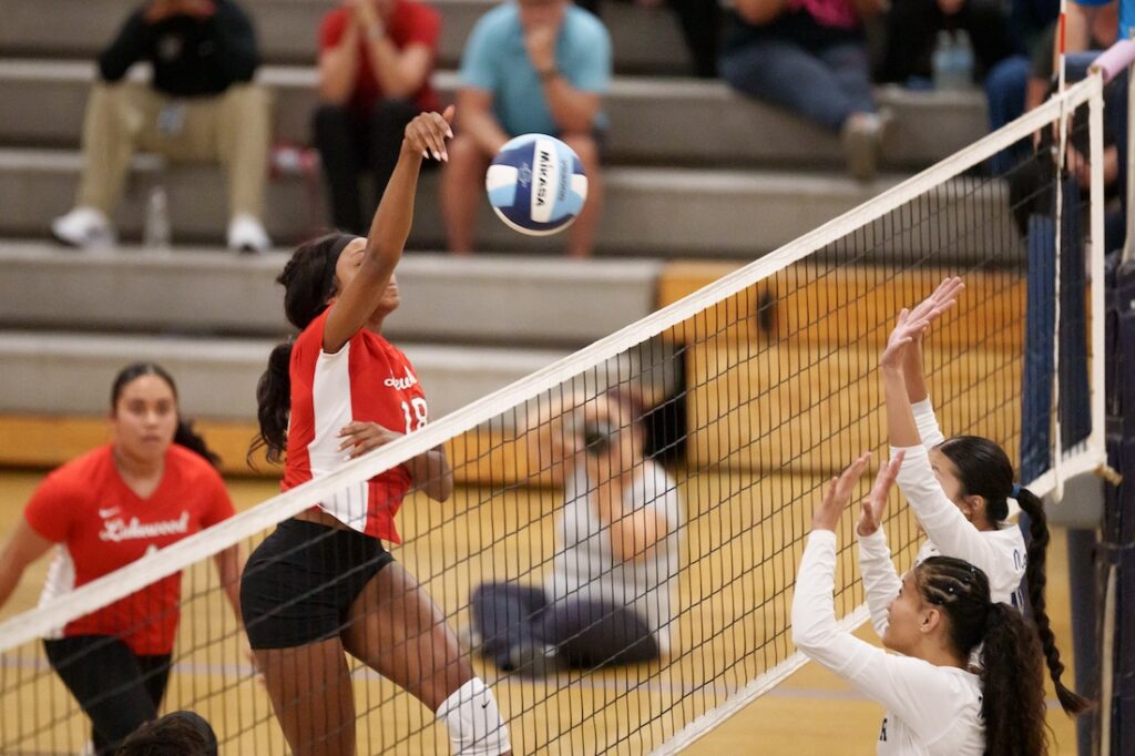 LakewoodvsMayfair 1